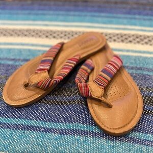 BONGO slippers size 9 in GUC